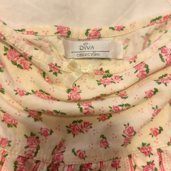 Dainty floral yellow and pink tank top rare Disney Y2K - Picture 2 of 2